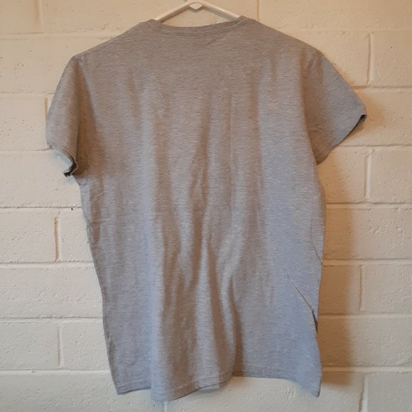 NWOT Woman's Graphic Tee Large - Picture 4 of 4